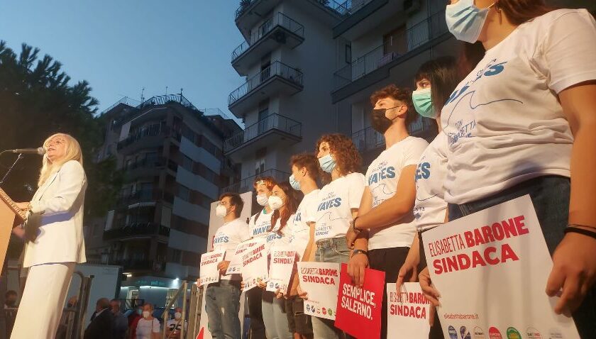 Salerno, bagno di folla per l’apertura della campagna elettorale di Elisabetta Barone