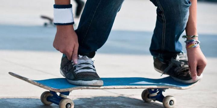 Giovanissimi sullo skate multati dalla Municipale a Salerno