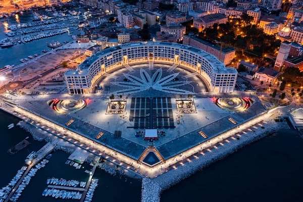 Capodanno in piazza Libertà, Salerno si prepara per il concerto di stasera