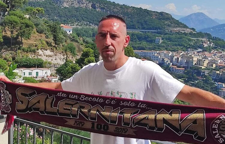 Primi scatti da calciatore della Salernitana per Frank Ribéry