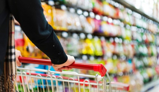 Furti di liquori e formaggi al supermercato, presi due rom