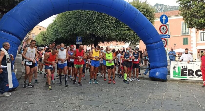 GRANDE PARTECIPAZIONE PER LA GARA PODISTICA “URBAN TRAIL I MEMORIAL PASQUALE RUSSOMANDO” A GIFFONI VALLE PIANA