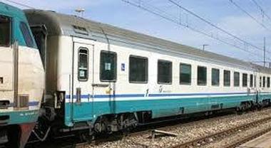 Marina di Camerota, studente si ferisce con scarica elettrica sul treno da Napoli per Cosenza