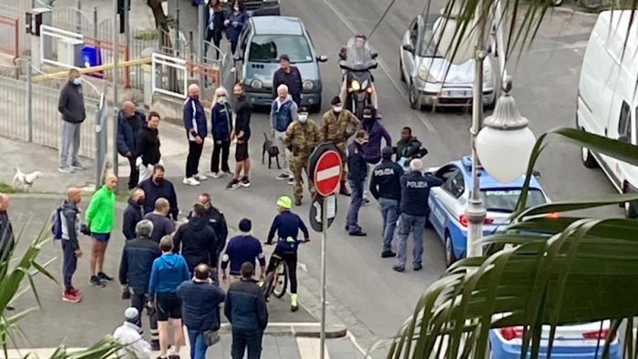 Dipendente di Salerno Pulita aggredito da due stranieri: “La città non è sicura e ora ci attendiamo espulsioni”