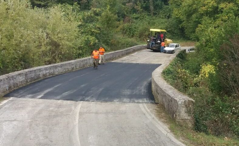 Continuano i lavori di messa in sicurezza sulla Bussentina 