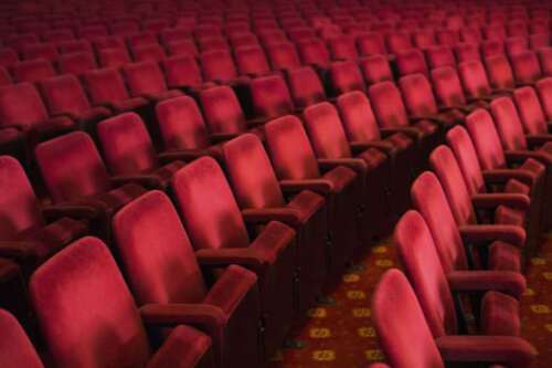 Salerno, coppia bloccata nel cinema dopo la chiusura: “liberata” dai vigili del fuoco