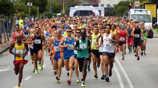 Torna la Strasalerno, domenica strade chiuse