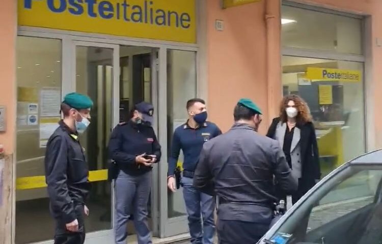Salerno, portavalori assaltato: banditi in fuga con il bottino