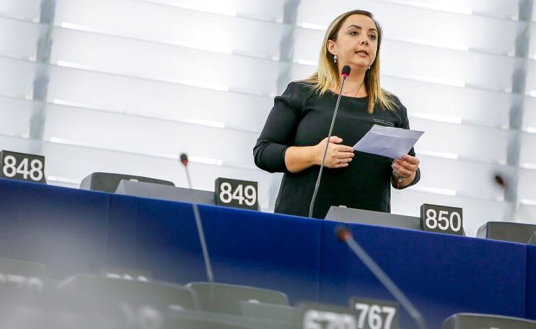 Minacce no vax a Tajani, Adinolfi: “Questo clima d’odio non aiuta il paese, vicini a Tajani”