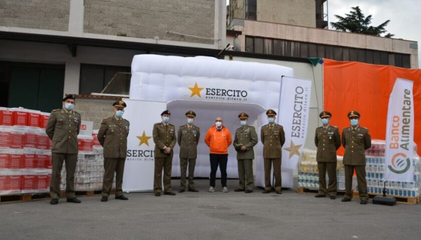 Salerno, l’Esercito dona al Banco Alimentare Campania