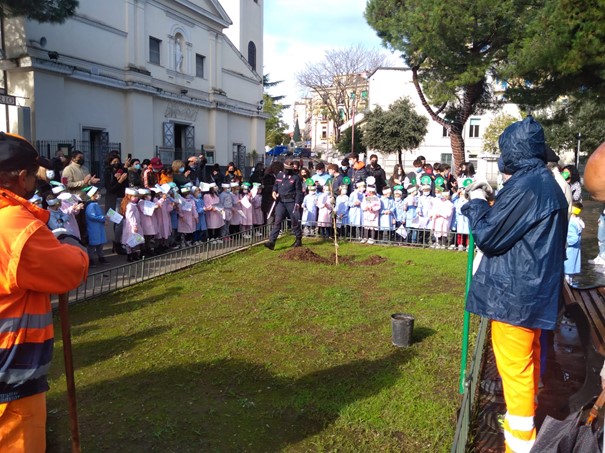 Carabinieri Forestali Salerno, educazione ambientale nella giornata nazionale dell’albero