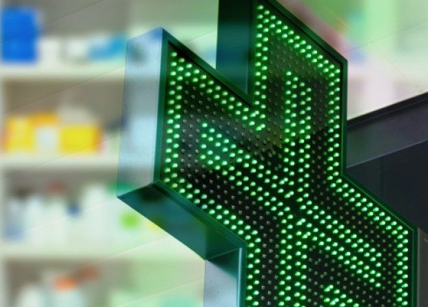 Salerno, tentato furto alla farmacia di via Memoli