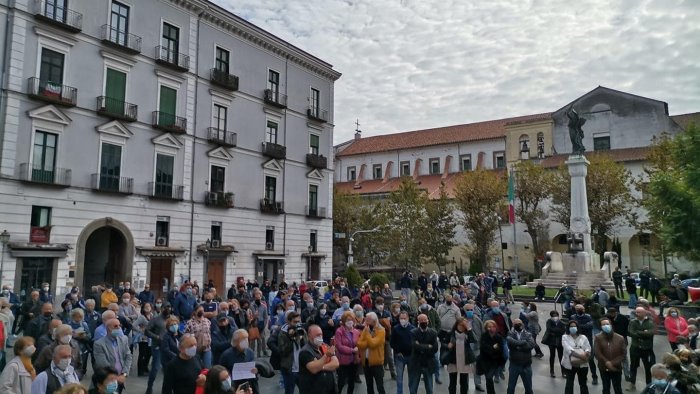 Cava de’ Tirreni, in 300 a difesa dell’ospedale