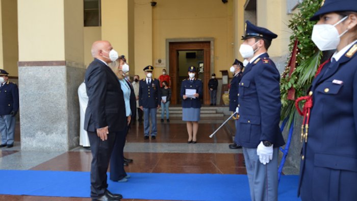 Salerno, anche la Polizia commemora i suoi defunti