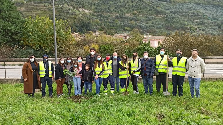 Ambiente, a Giffoni Valle Piana  manifestazione”Piantiamo un Albero”