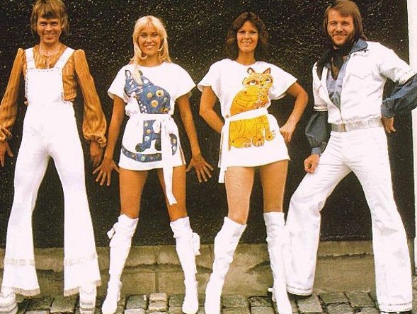 L’11 dicembre del 1982 si scioglie dopo 10 anni di successi il gruppo svedese degli Abba