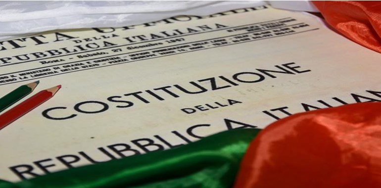 Il 22 dicembre del 1947 l’Assemblea Costituente approva la Costituzione della Repubblica Italiana