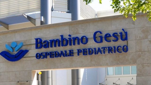 Covid Campania: neonato positivo ricoverato d’urgenza al Bambin Gesu di Roma