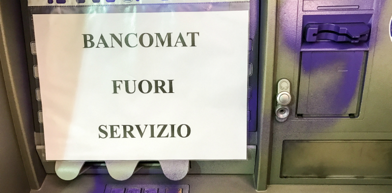 Salerno, Ferrigno della Claai denuncia: “Troppi bancomat fuori uso in città”