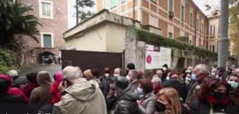 Caos vaccini a Baronissi, il prefetto incontro il sindaco lunedì