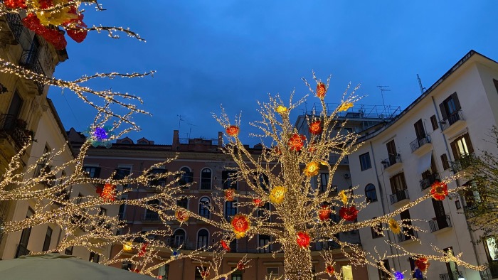 Luci d’artista, taglio del nastro con De Luca