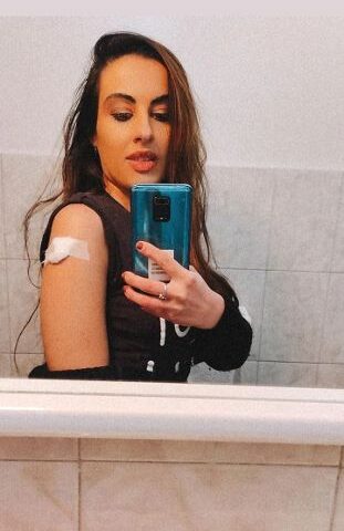 Emergenza Covid, l’appello dell’influencer Mafalda De Simone: “Passiamo il Capodanno a casa e vacciniamoci. Non permettiamo al virus di fare festa a spese nostre”