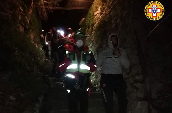 Incidente durante l’arrampicata, donna tratta in salvo a Positano