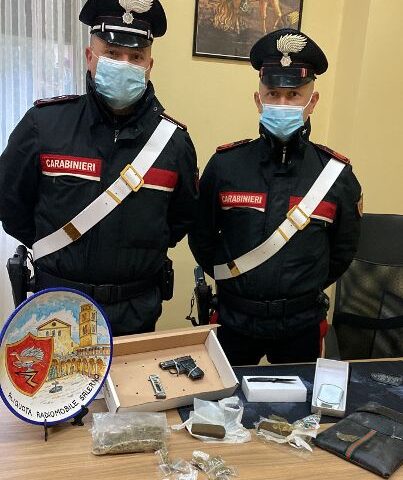 Pistola e droga, arrestato a Salerno un minorenne di 16 anni