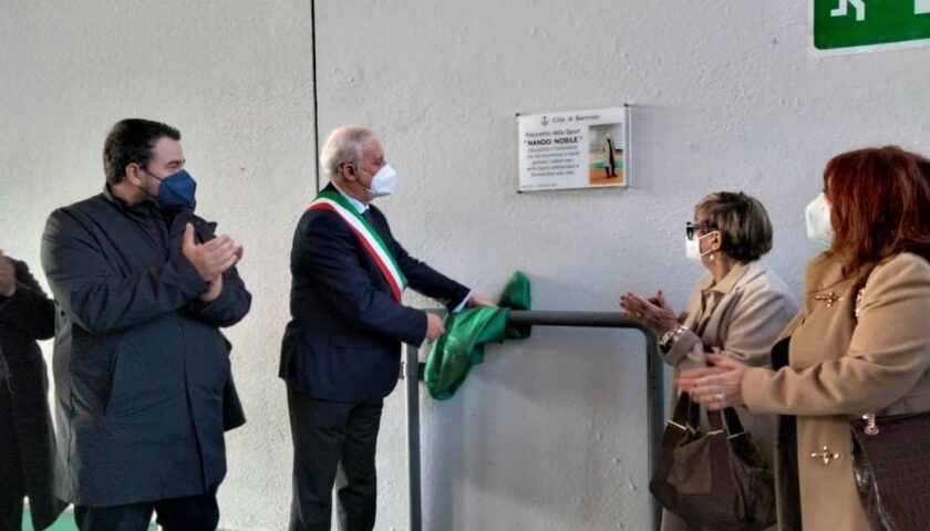 Baronissi, palazzetto dello sport dedicato a Nando Nobile