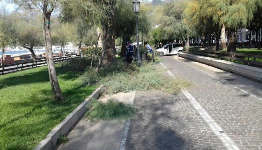 Rissa tra immigrati sul Lungomare di Salerno sedata dalla polizia municipale, quattro vigili feriti