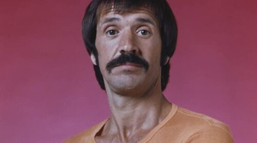 Il 5 gennaio del 1998 il cantante Sonny Bono muore in un incidente di sci