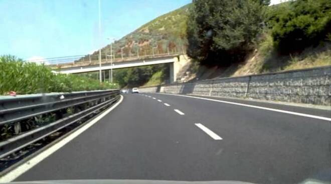 ATTIVITA’ TECNICHE, LIMITAZIONI AL TRANSITO PER UNA NOTTE SULLA TANGENZIALE DI SALERNO