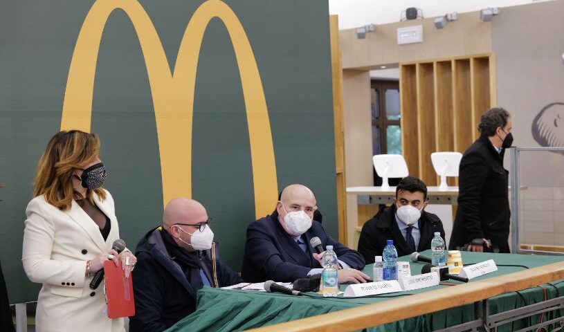 McDonald’s e Fondazione Ronald McDonald insieme a Banco Alimentare donano 4400 pasti caldi a Salerno, Battipaglia e Potenza