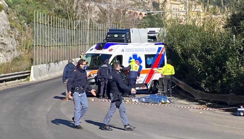 Tragedia sul viadotto Gatto di Salerno, la vittima è un 57enne di Vietri sul Mare
