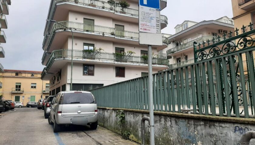 Cavesi in protesta contro il caro parcheggi