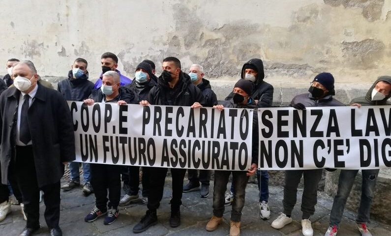 Ex dipendenti coop sociali, lettera dei sindacati a Comune e prefetto di Salerno. Rispoli: «Lavoratori senza reddito e anomalie nel bando»