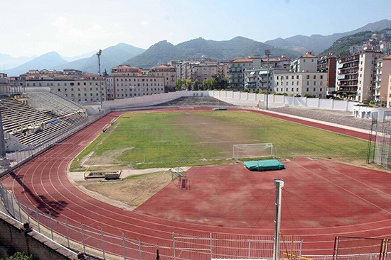 Salerno, stop alle attività sportive al Vestuti