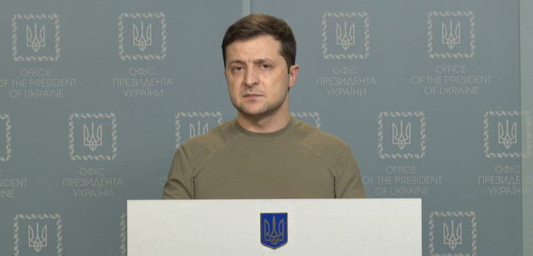 Ucraina, Zelensky: “I russi stanotte prenderanno Kiev”. E ora Mosca minaccia Svezia e Finlandia