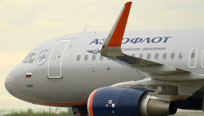 Il Regno Unito chiude lo spazio aereo agli aerei della Russia