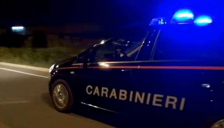 Spara contro la caserma dei Carabinieri a Maiori: arrestato