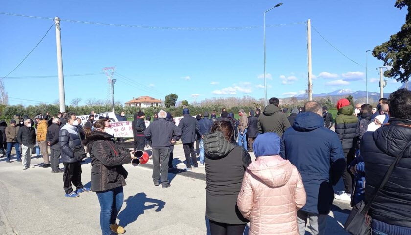 Rifiuti a Persano, il sindaco Militari preoccupato: “La Regione chiarisca”