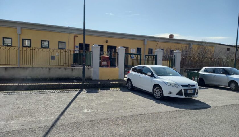 Salerno, pochi iscritti: la scuola Media di Fuorni chiude. Appello dei genitori