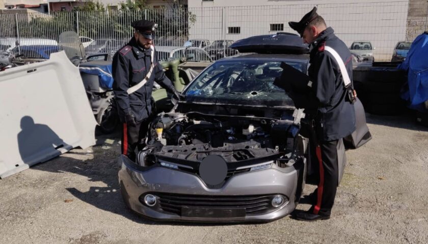 Mercato di auto rubate, scattano 17 arresti