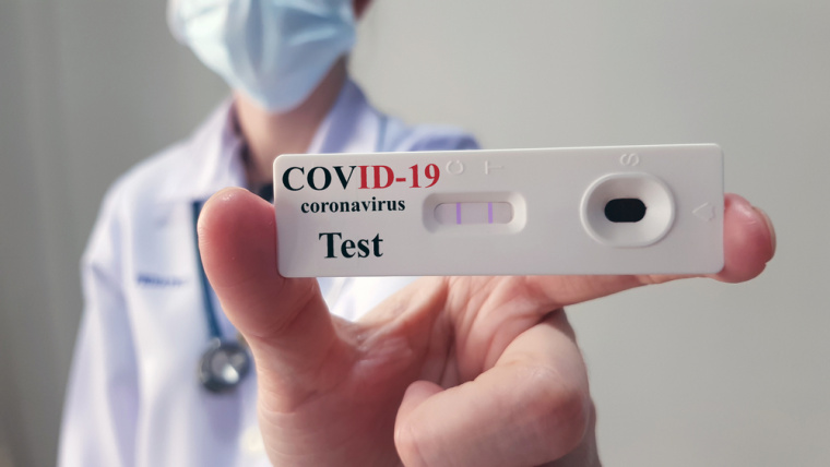 Covid, leggera ripresa dei test rapidi