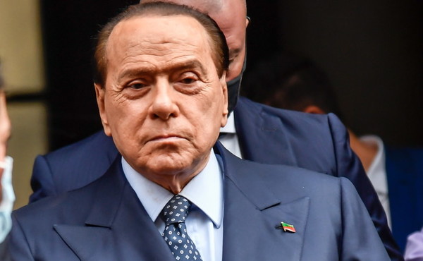 Ucraina, Berlusconi preoccupato: “Le sanzioni dell’Occidente consegnano la Russia in mano alla Cina”