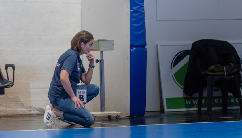 Torna in campo la Jomi, c’è il recupero contro Pontinia. Coach Laura Avram: “C’è bisogno del sostegno di tutti, noi siamo pronte alla battaglia”