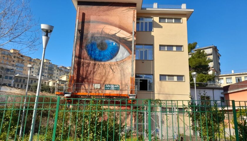 UN MURALES DI JORIT PER DIRE NO ALLA GUERRA: DOMANI L’INAUGURAZIONE A SALERNO