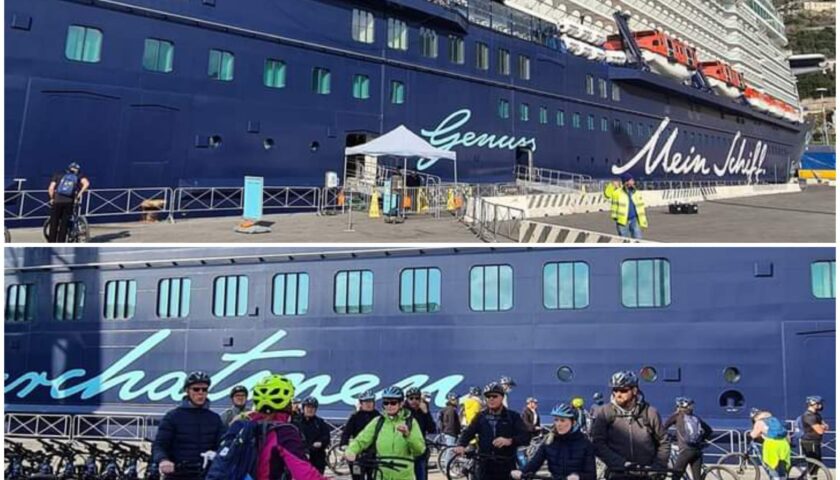 Aperta oggi la stagione crocieristica a Salerno con l’approdo della Mein Shiff. Escursione in monopattino e in bike per la città