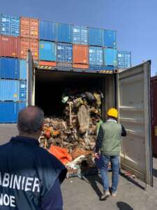 Rifiuti dalla Tunisia, al via l’analisi sui container nel porto di Salerno