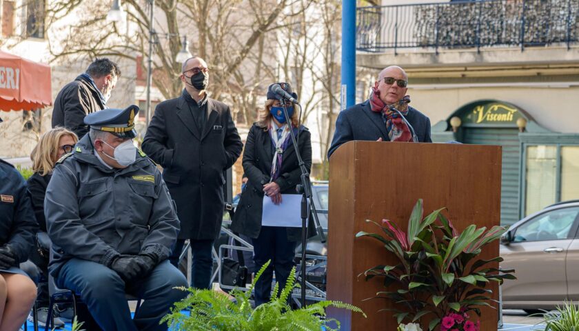 Ad Agropoli sindaco e Prefetto di Salerno inaugurano l’opera dedicata al personale sanitario morto per il covid